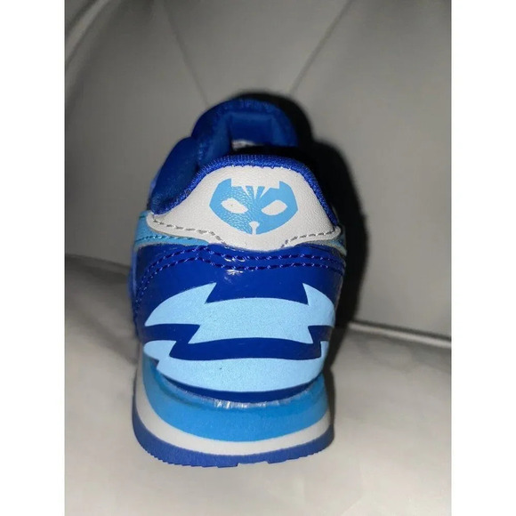 Reebok pj mask shoes Catboy size 5 - Brand New. Super Cute - Picture 2 of 11